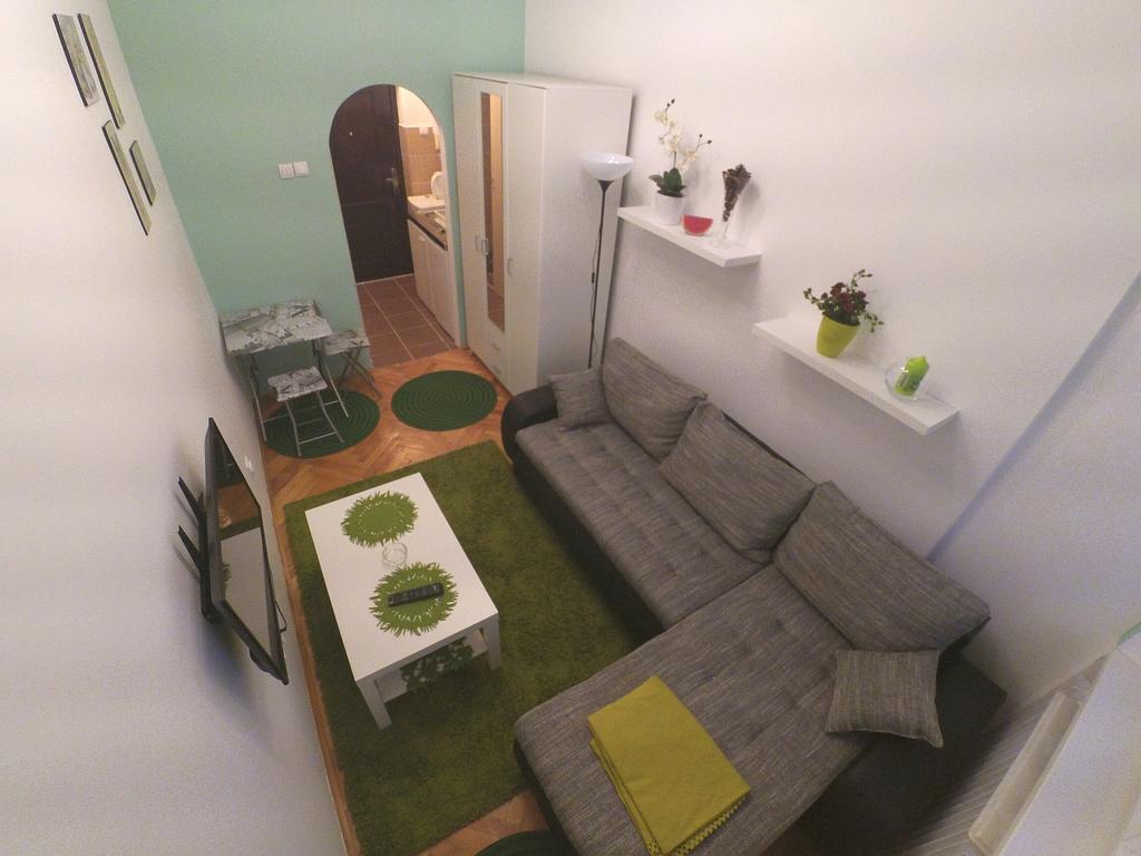Apartamento Sleep And Go Pedja Belgrado Exterior foto