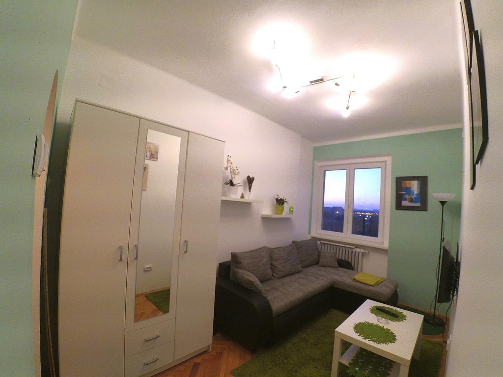 Apartamento Sleep And Go Pedja Belgrado Exterior foto