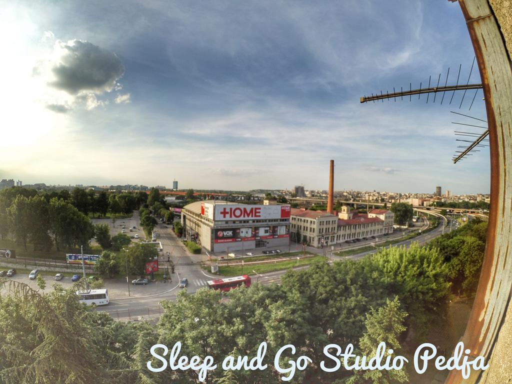 Apartamento Sleep And Go Pedja Belgrado Exterior foto