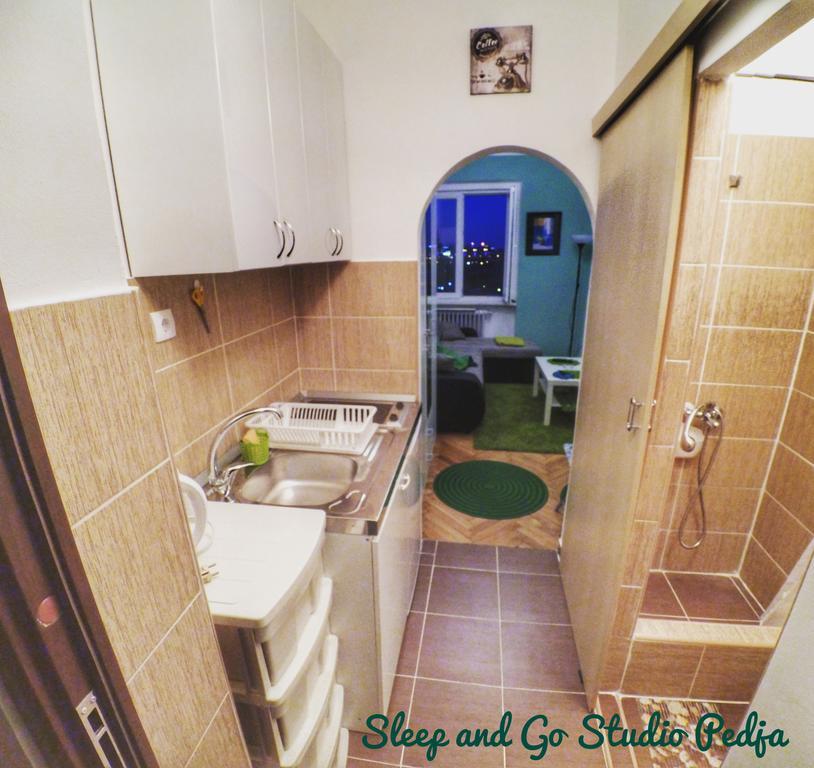 Apartamento Sleep And Go Pedja Belgrado Exterior foto