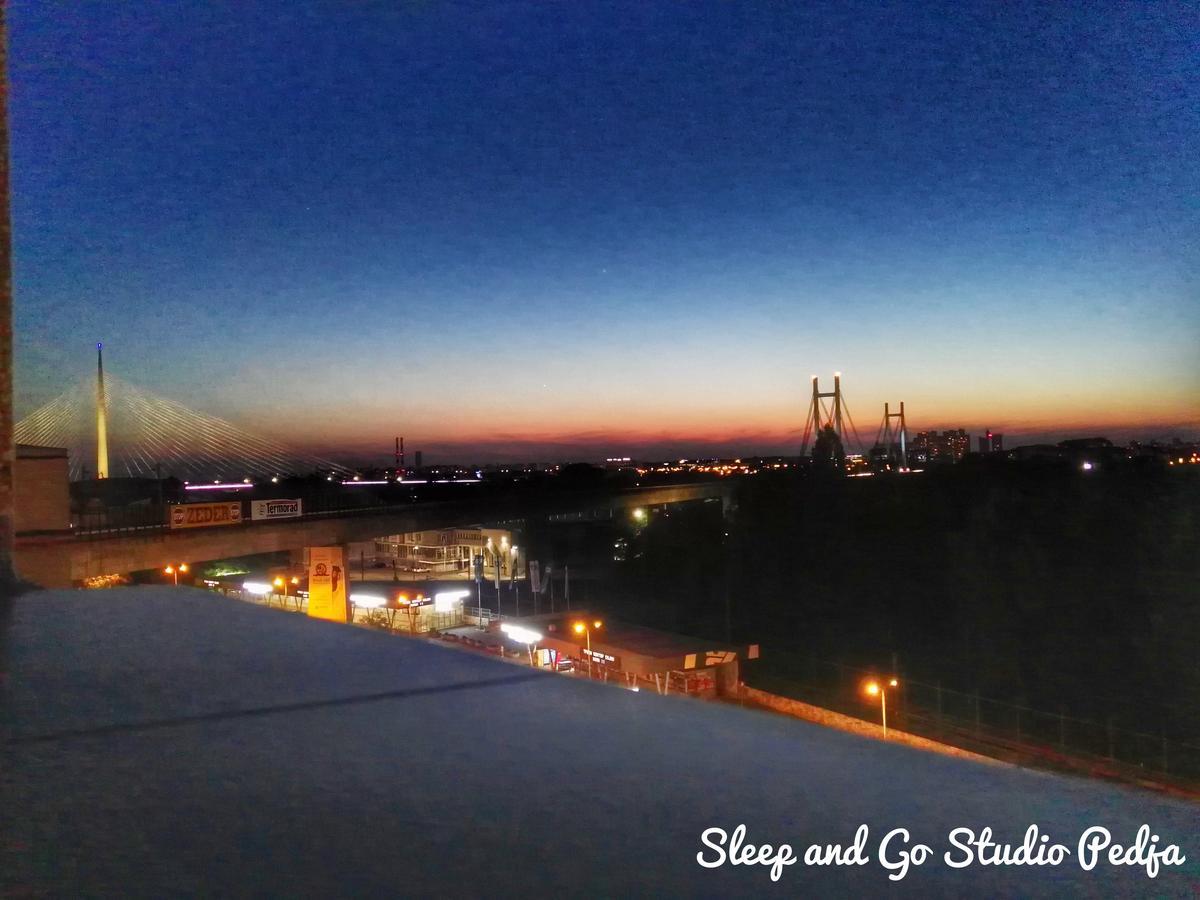 Apartamento Sleep And Go Pedja Belgrado Exterior foto