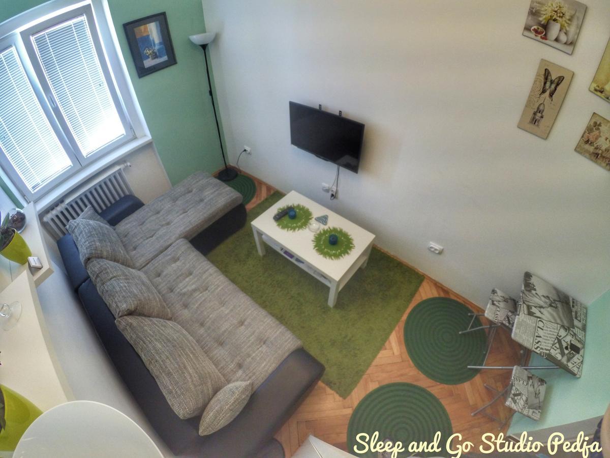 Apartamento Sleep And Go Pedja Belgrado Exterior foto